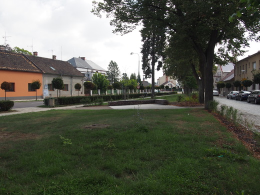 Helduv park-revitalizace.JPG